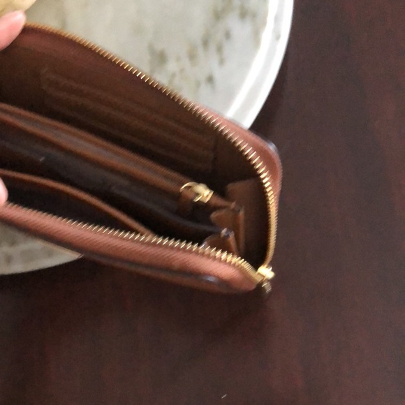 Michael Kors Wallet - Picture 3 of 4